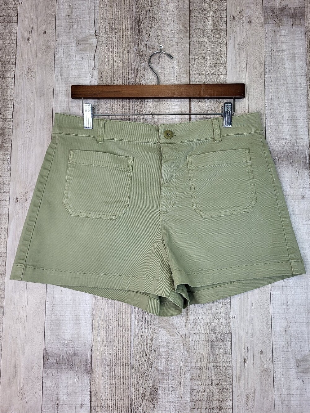 J.Crew Women’s Olive Green Utility Shorts. Size 8. NWT